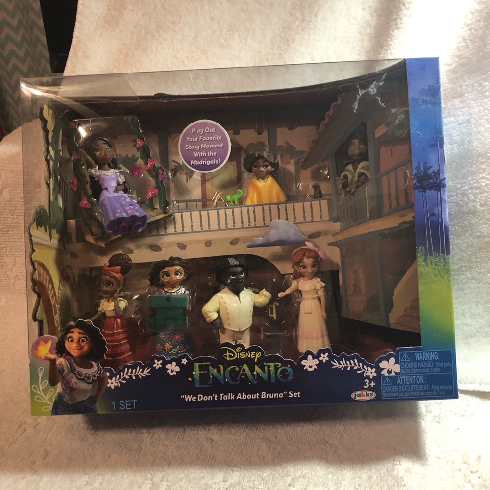 Disney Encanto We Don’t Talk About Bruno figures set